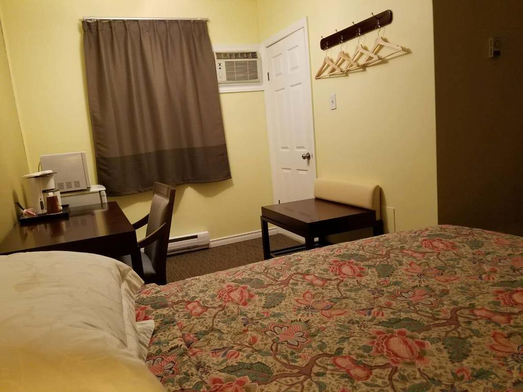 7 West Motel Carleton Place Экстерьер фото